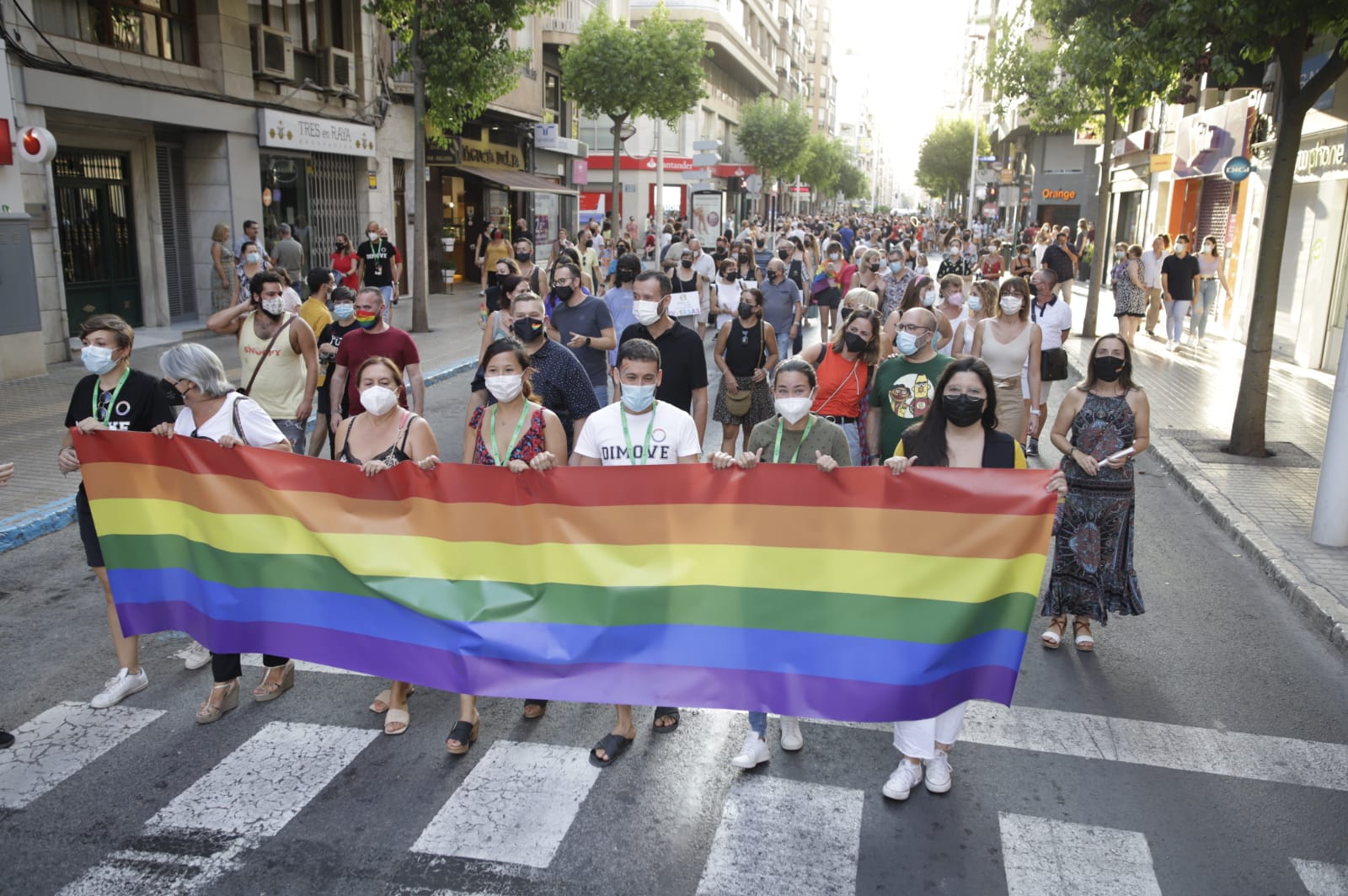Elche alza la voz frente a la LGTBIfobia, llama a respetar la diversidad y pide una ley integral trans Elche alza la voz frente a la LGTBIfobia, llama a respetar la diversidad y pide una ley integral trans