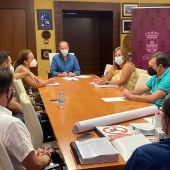 Reunión en el Ayuntamiento de Chiclana con el alcalde, José María Román