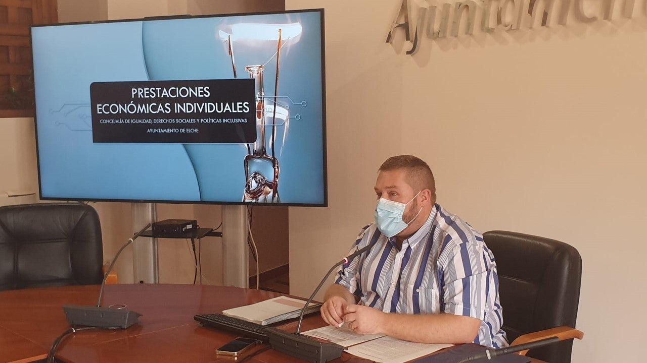 El área de bienestar social del Ayuntamiento de Elche destina más medio millón de euros a ayudas para el pago de luz, agua y gas El área de bienestar social del Ayuntamiento de Elche destina más medio millón de euros a ayudas para el pago de luz, agua y gas