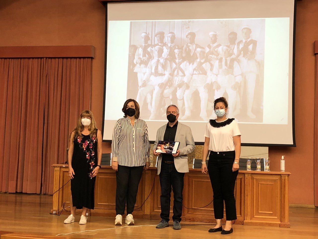 La Diputación entrega su VI Premio Provincial de Folclore “José Mª Silva” a la Coordinadora de Danzantes de Palencia La Diputación entrega su VI Premio Provincial de Folclore “José Mª Silva” a la Coordinadora de Danzantes de Palencia