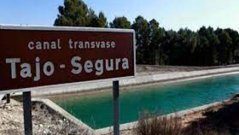 Uno de los canales del Trasvase Tajo-Segura 