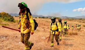 Controlado el incendio de Sierrra Bermeja, ahora toca terminar de extinguirlo y buscar causas y culpables Controlado el incendio de Sierrra Bermeja, ahora toca terminar de extinguirlo y buscar causas y culpables