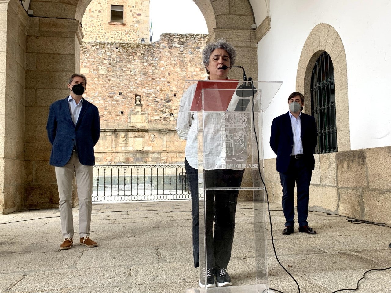 Cáceres será la primera ciudad española en poner en marcha un servicio de entrega y seguimiento farmacológico a usuarios del Servicio de Ayuda a Domicilio Cáceres será la primera ciudad española en poner en marcha un servicio de entrega y seguimiento farmacológico a usuarios del Servicio de Ayuda a Domicilio