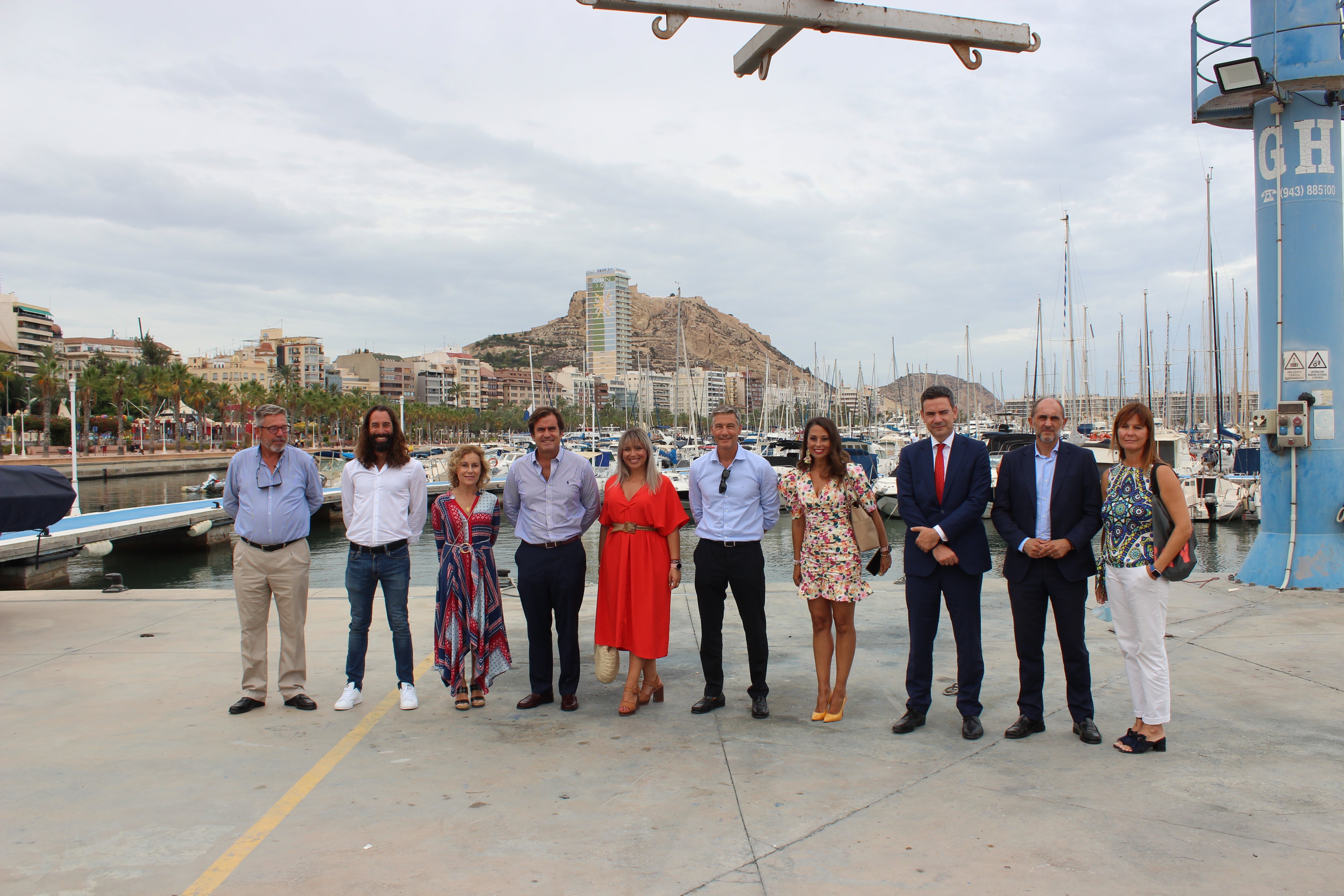 El Club de Regatas acoge la primera travesía a remo Alicante-Tabarca-Alicante El Club de Regatas acoge la primera travesía a remo Alicante-Tabarca-Alicante
