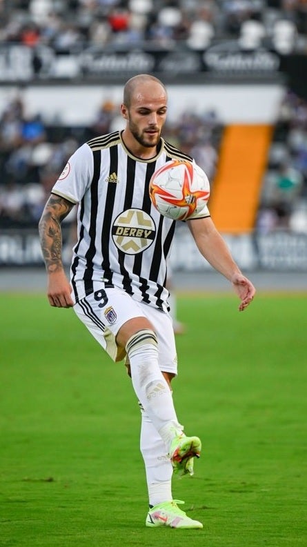 Sergio Benito: "El Deportivo y el Badajoz fueron los más interesados en ficharme, al final elegí Badajoz para seguir creciendo" Sergio Benito: "El Deportivo y el Badajoz fueron los más interesados en ficharme, al final elegí Badajoz para seguir creciendo"