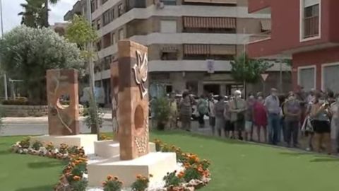 Inauguración del memorial por el atentado en Mutxamel