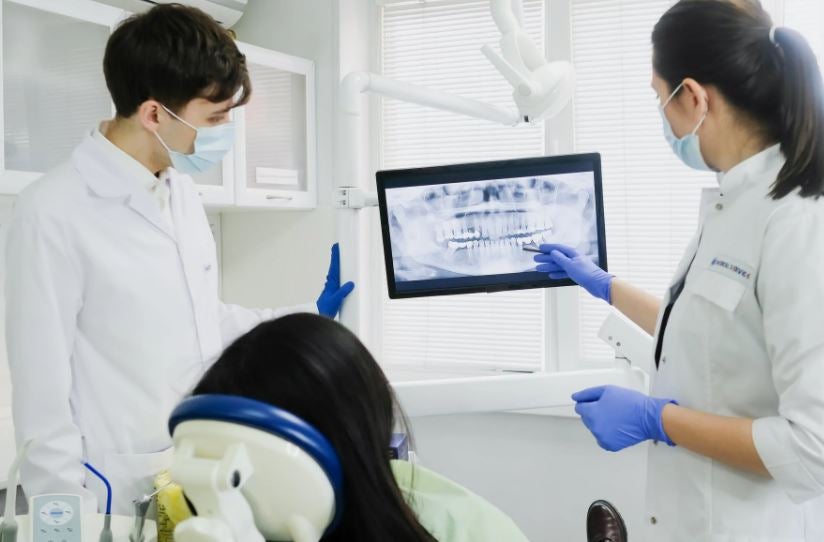 Los dentistas advierten sobre los peligros de la nueva moda de consumir óxido nitroso Los dentistas advierten sobre los peligros de la nueva moda de consumir óxido nitroso