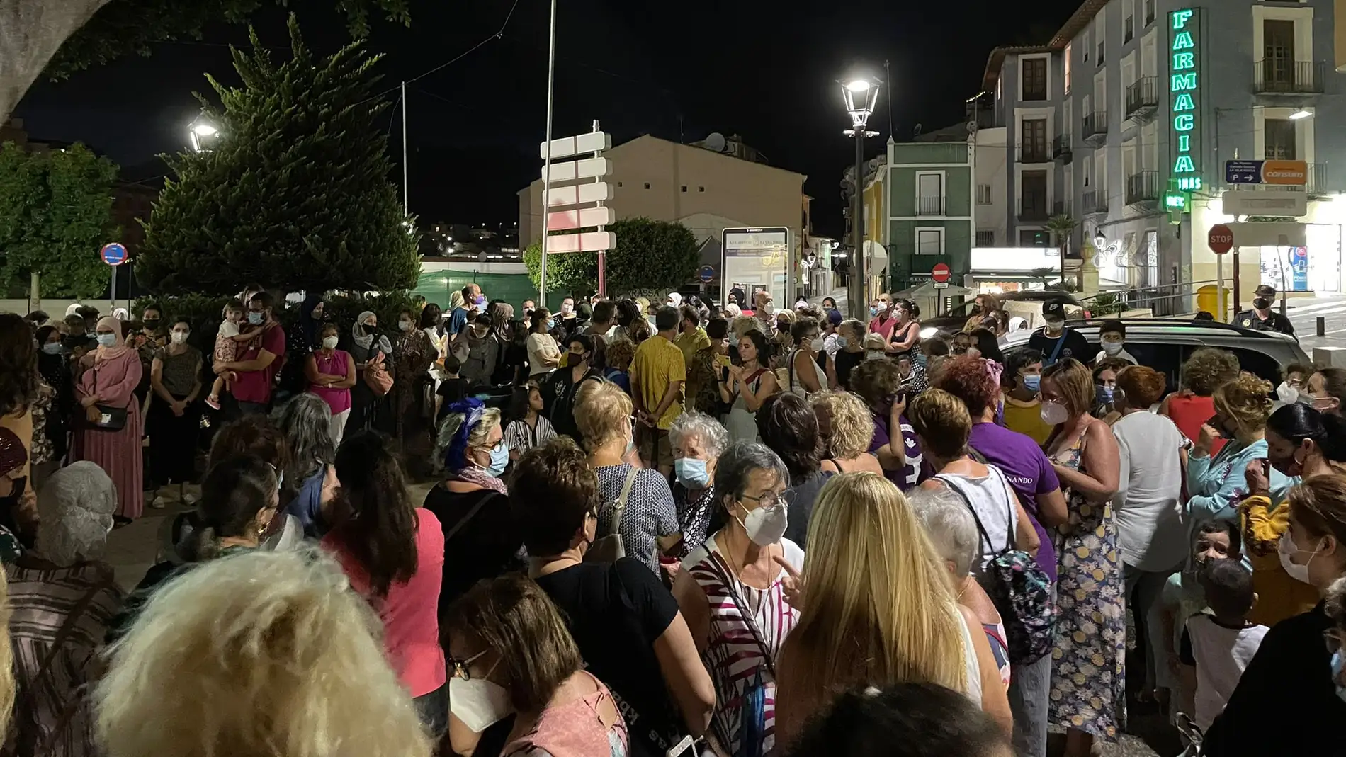 Ultravioletes reunió a cientos de personas en La Vila Joiosa para condenar la violencia machista