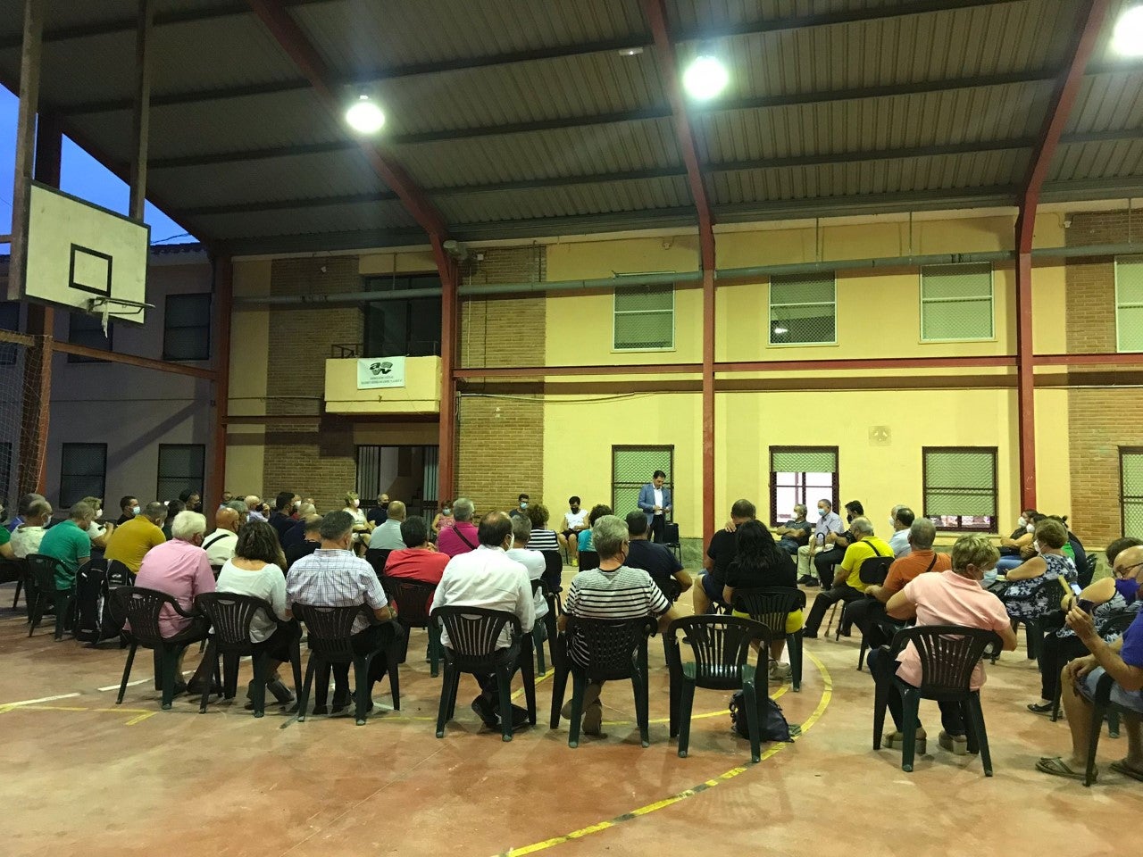 ‘Veïns en alerta’: los vecinos del Camp d’Elx se agrupan en una plataforma para colaborar con la policía en labores de vigilancia ‘Veïns en alerta’: los vecinos del Camp d’Elx se agrupan en una plataforma para colaborar con la policía en labores de vigilancia