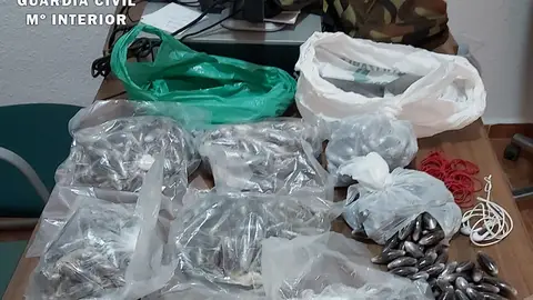 Tres personas detenidas y 10.000 gramos de hachís intervenido Tres personas detenidas y 10.000 gramos de hachís intervenido