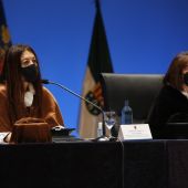Carolina Pascual y Amparo Navarro en el acto inaugural del nuevo curso de la UA
