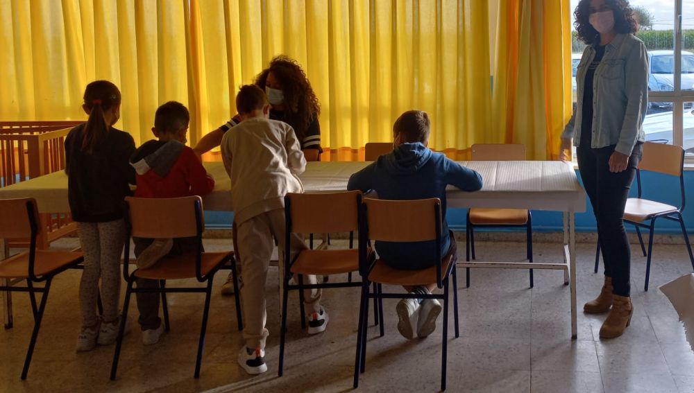 Comienza programa madrugadores en Ramón Muñoz con 14 alumnos. 