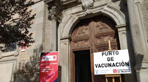 Punto de Vacunaci&oacute;n en la Facultad de Derecho de la Universidad de Alcal&aacute;