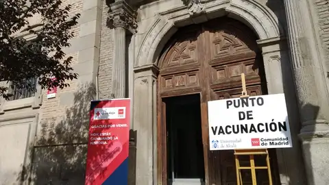 Punto de Vacunación en la Facultad de Derecho de la Universidad de Alcalá Punto de Vacunación en la Facultad de Derecho de la Universidad de Alcalá