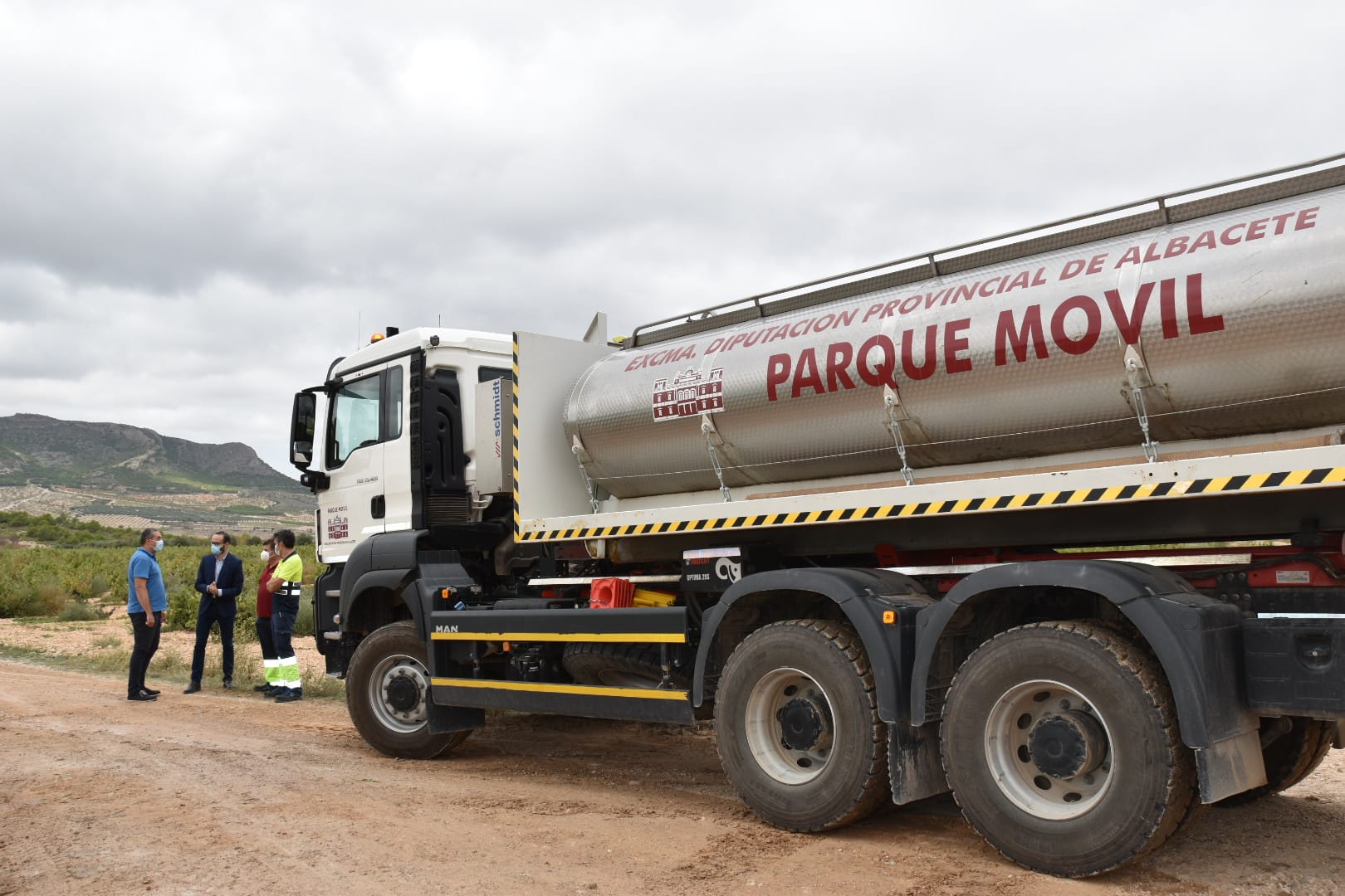 La Diputación de Albacete mejora, con medios propios, 15 kilómetros de caminos rurales en Ontur La Diputación de Albacete mejora, con medios propios, 15 kilómetros de caminos rurales en Ontur