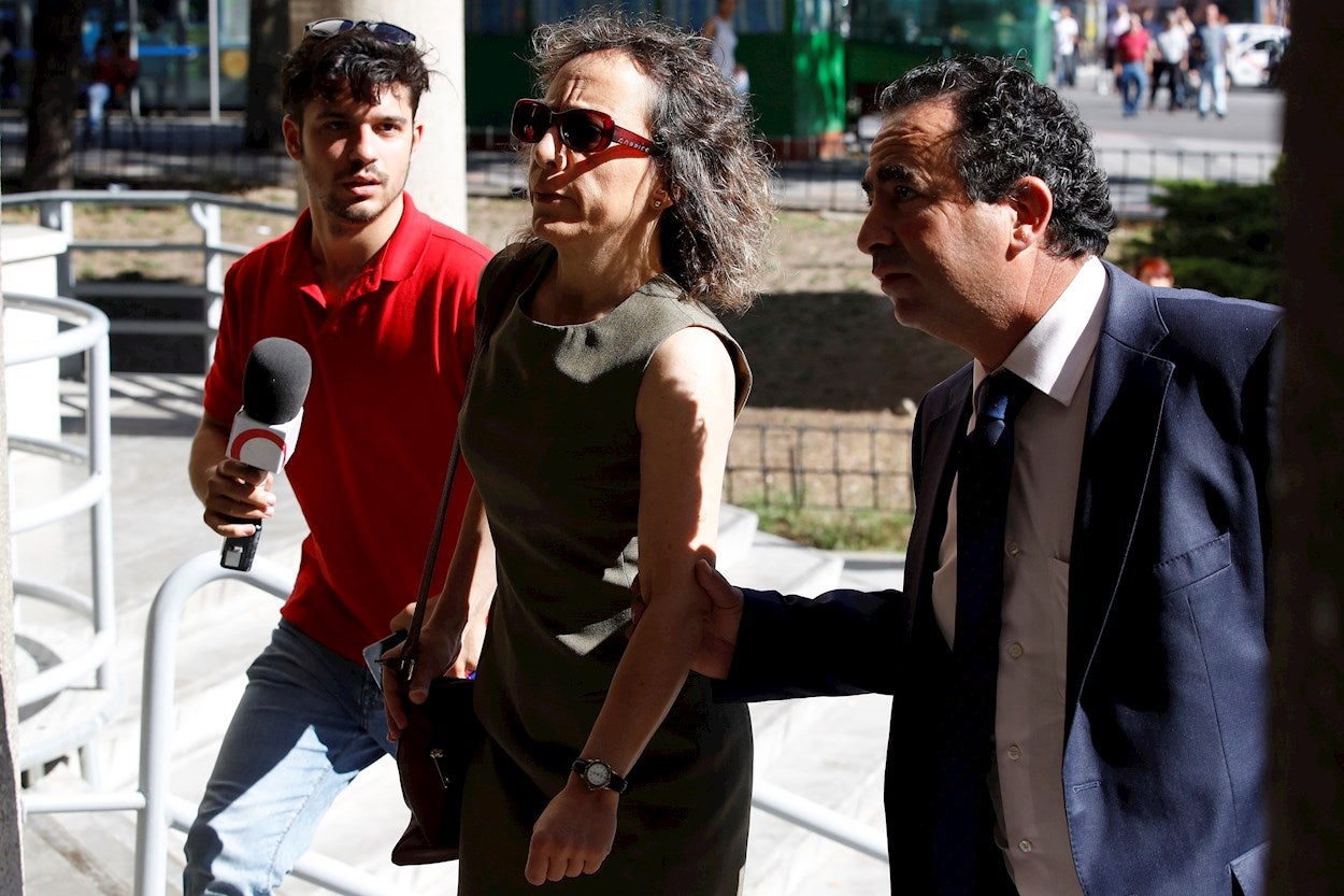 La vida de Noelia de Mingo en El Molar: sin salir de casa y vigilada por su madre de 80 años La vida de Noelia de Mingo en El Molar: sin salir de casa y vigilada por su madre de 80 años