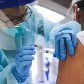 Castilla - La Mancha comienza este martes a vacunar en campus universitarios