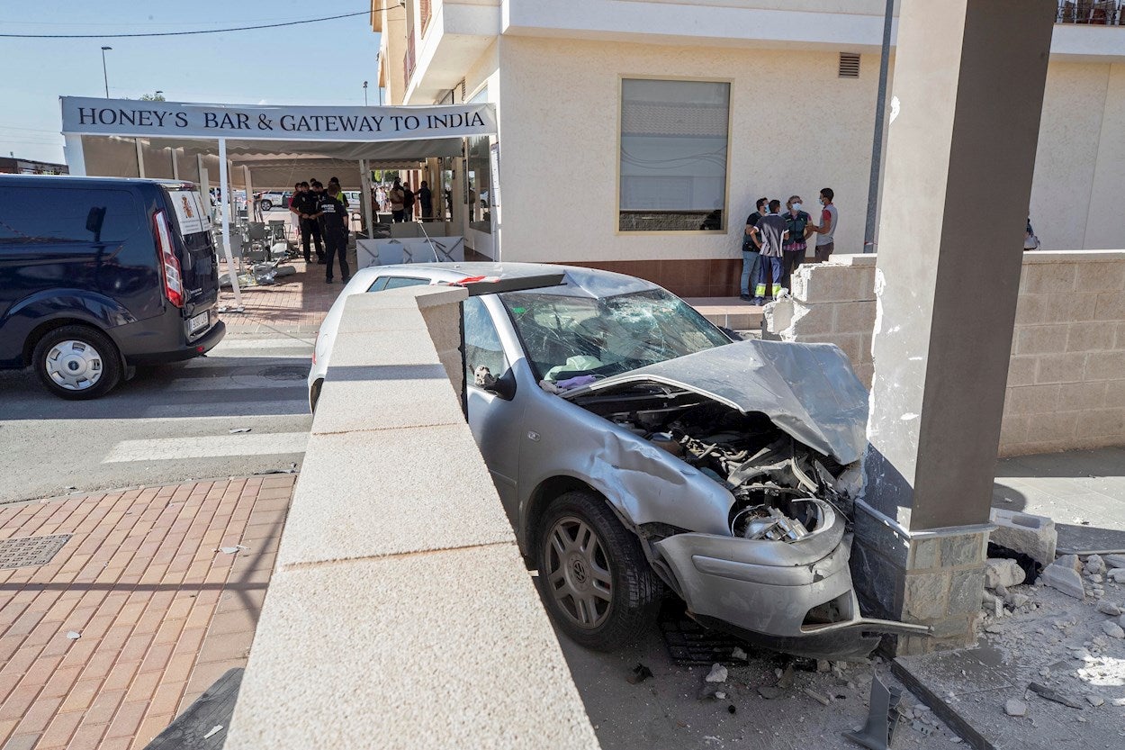 Investigan por yihadismo el atropello en una terraza de un bar en la pedanía de Roldán, Murcia Investigan por yihadismo el atropello en una terraza de un bar en la pedanía de Roldán, Murcia