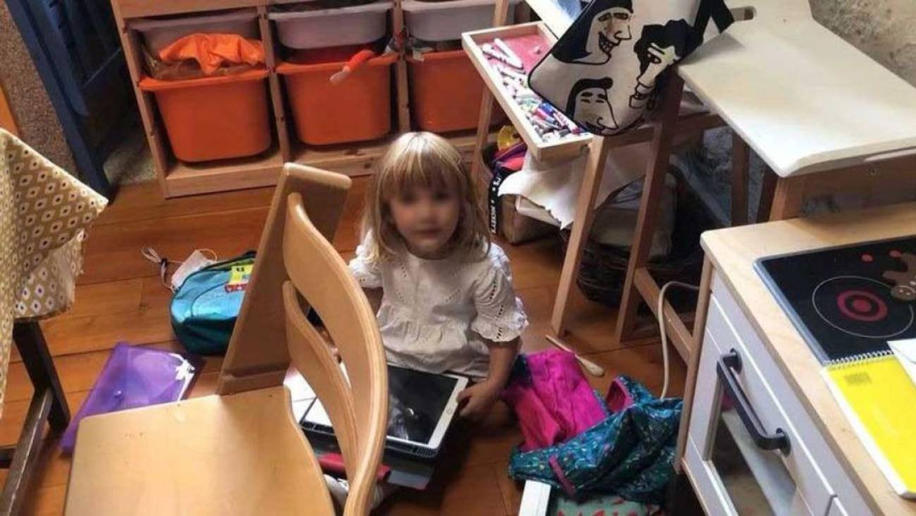 La viral reacción de una niña al ver que Siri no la entiende porque habla en gallego La viral reacción de una niña al ver que Siri no la entiende porque habla en gallego