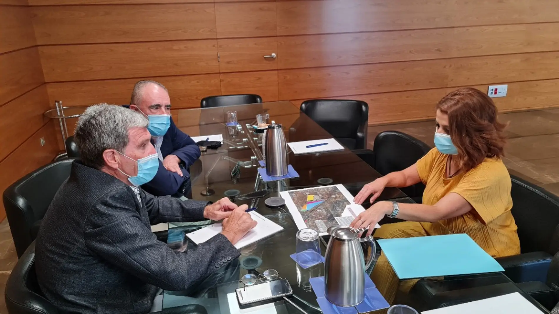Imagen del encuentro entre la alcaldesa de Teruel y el presidente de la Autoridad Portuaria de Valencia