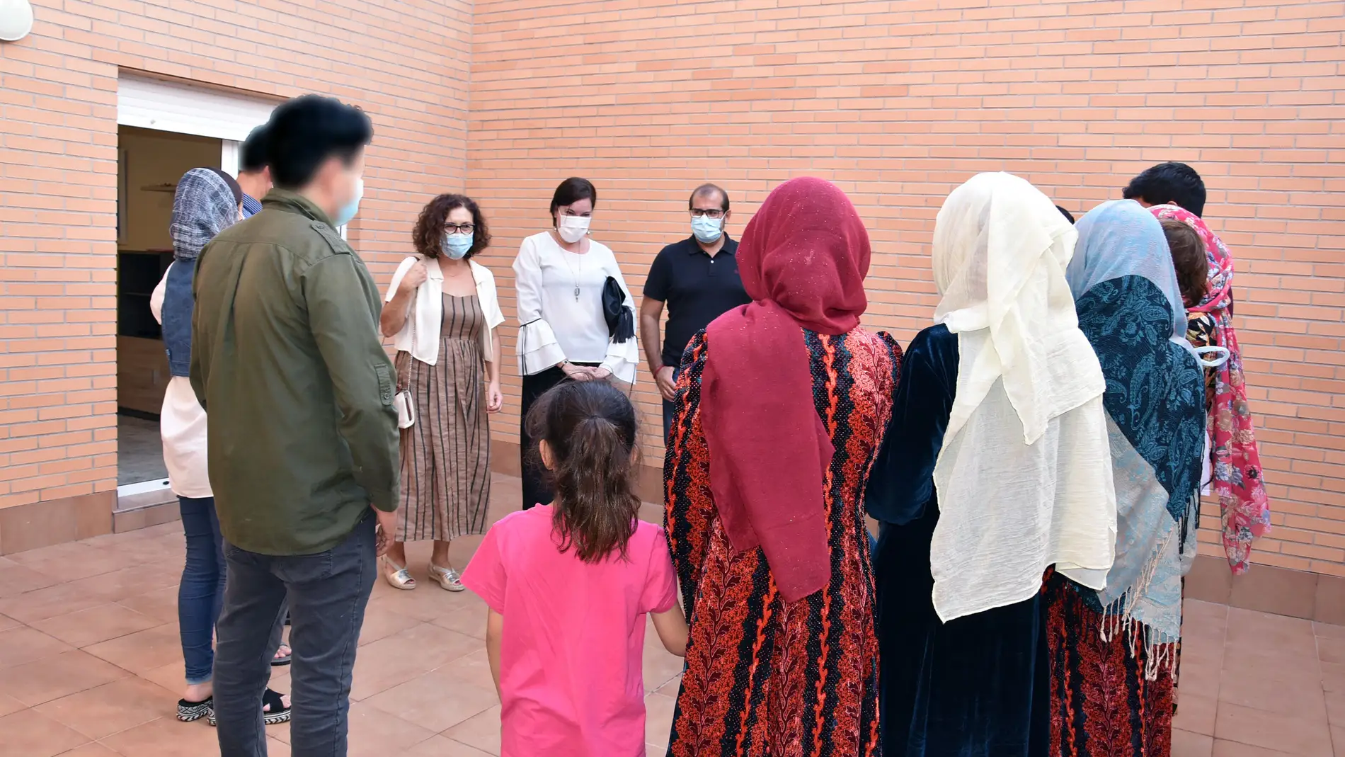 La alcaldesa de Miguelturra ha visitado a las familias afganas