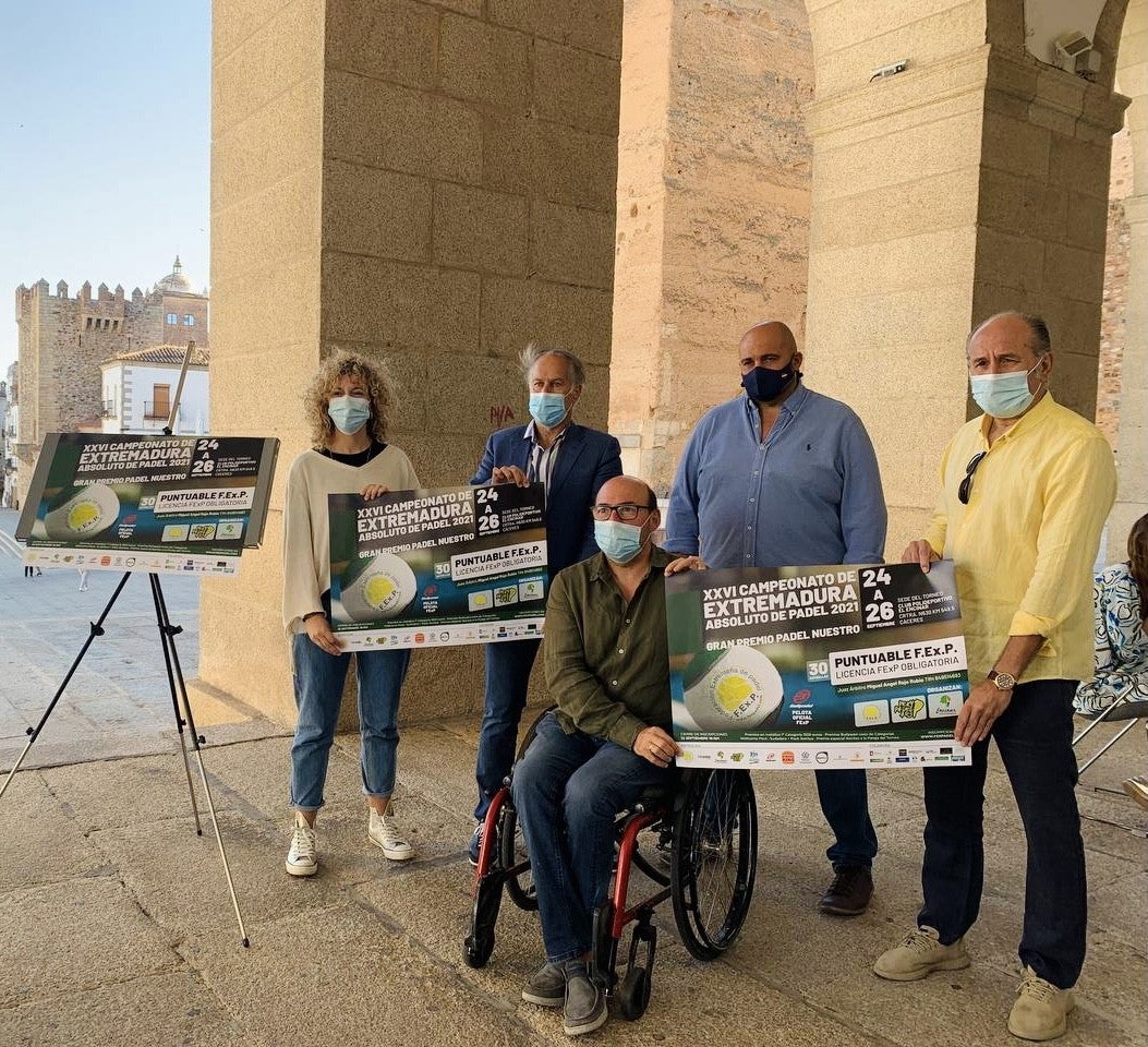 Cáceres acoge este fin de semana el XXVI Campeonato Absoluto de Extremadura de Pádel con la participación de 125 parejas Cáceres acoge este fin de semana el XXVI Campeonato Absoluto de Extremadura de Pádel con la participación de 125 parejas
