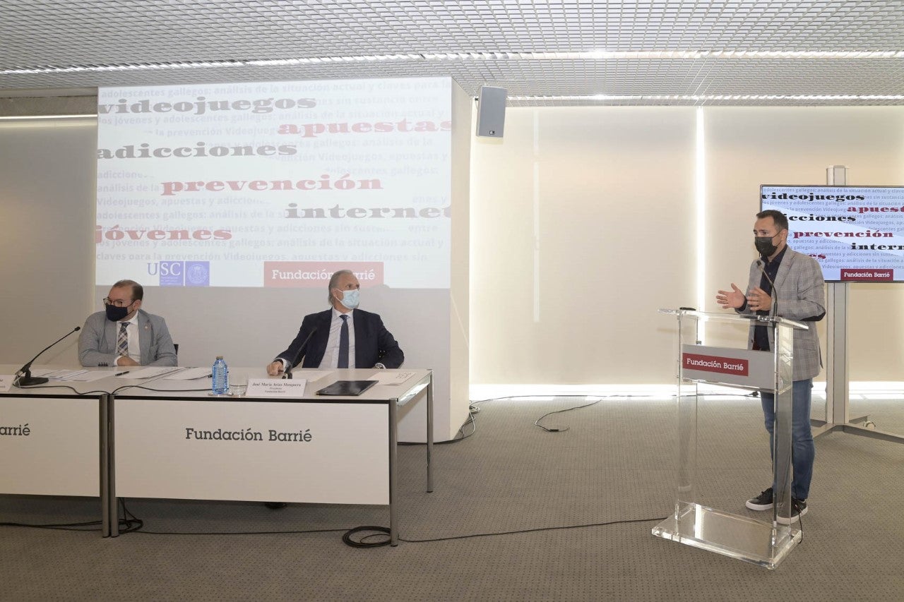 Un estudio para detectar la incidencia de ludopatías y adicción a videojuegos entre niños y adolescentes gallegos Un estudio para detectar la incidencia de ludopatías y adicción a videojuegos entre niños y adolescentes gallegos