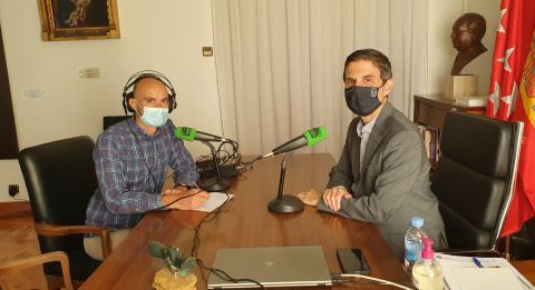 Entrevista a Javier Rodr&iacute;guez Palacios en el Ayuntamiento de Alcal&aacute; 