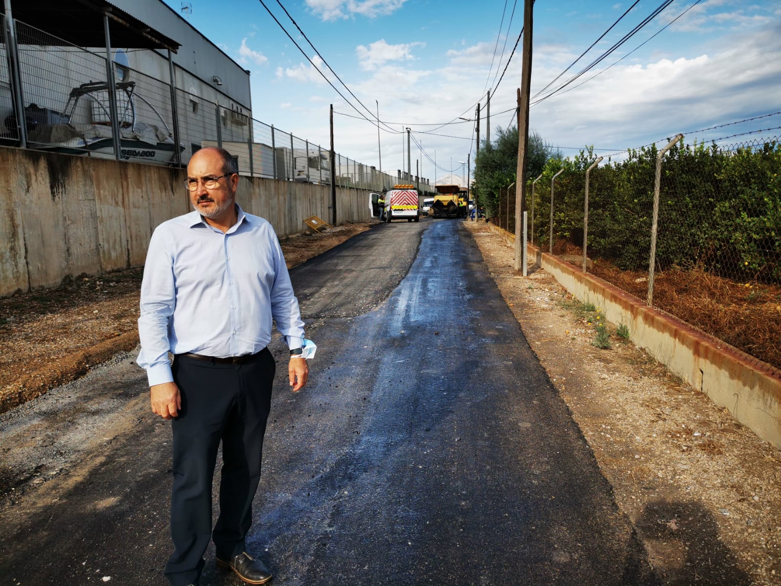 Comienzan las obras de reparación en el camino viejo de Almoradí del término municipal de Benejúzar Comienzan las obras de reparación en el camino viejo de Almoradí del término municipal de Benejúzar