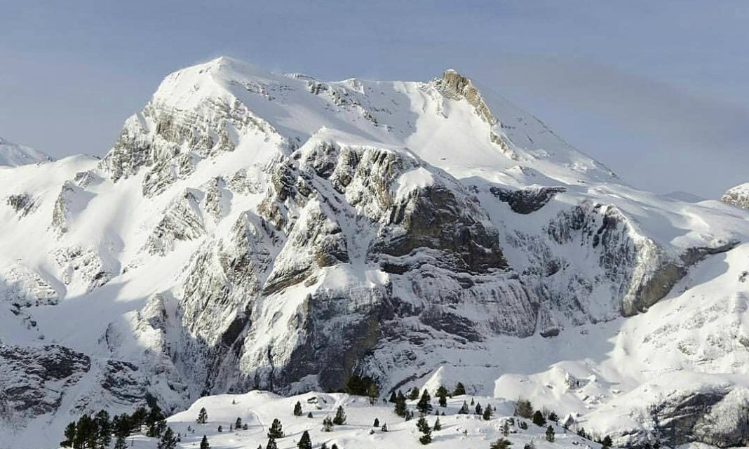 Candanchú abrirá en diciembre pero pide un Plan de la Nieve para Aragón Candanchú abrirá en diciembre pero pide un Plan de la Nieve para Aragón