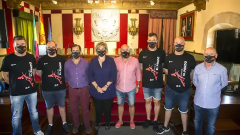 Fundación Bolos de Cantabria en Camargo Jesús Salmón, Rubén Haya, Eusebio Iturbe y Héctor Salmón, integran el equipo que representará a Camargo en el Campeonato Intermunicipal de Bolos, que organiza la Fundación Bolos de Cantabria, con motivo del centenario de la Federación Bolística Montañesa