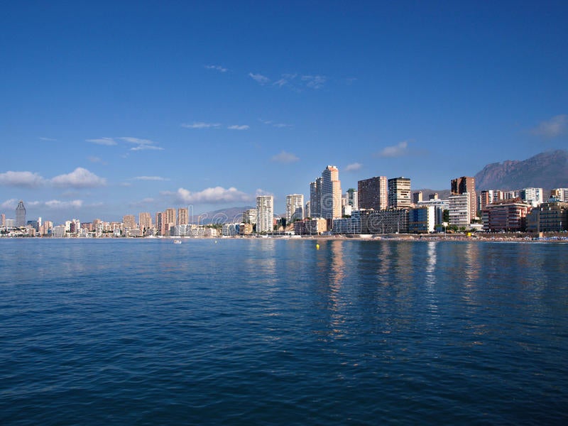 Rechazo unánime desde la Costa Blanca a la tasa turística que proponen Compromis y Unides Podem Rechazo unánime desde la Costa Blanca a la tasa turística que proponen Compromis y Unides Podem