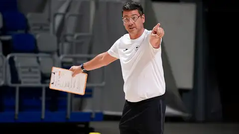 Fotis Katsikaris, entrenador de Unicaja Fotis Katsikaris, entrenador de Unicaja