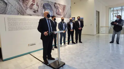 A sala Valente renova a súa actividade coa exposición 'Galicia a un paso de ti' Pódese visitar de martes a sábado, de 11.00 a 13.30 horas e de 18.30 a 21.30 horas. Os domingos, de 11.30 a 13.30 horas. Os luns pecha.