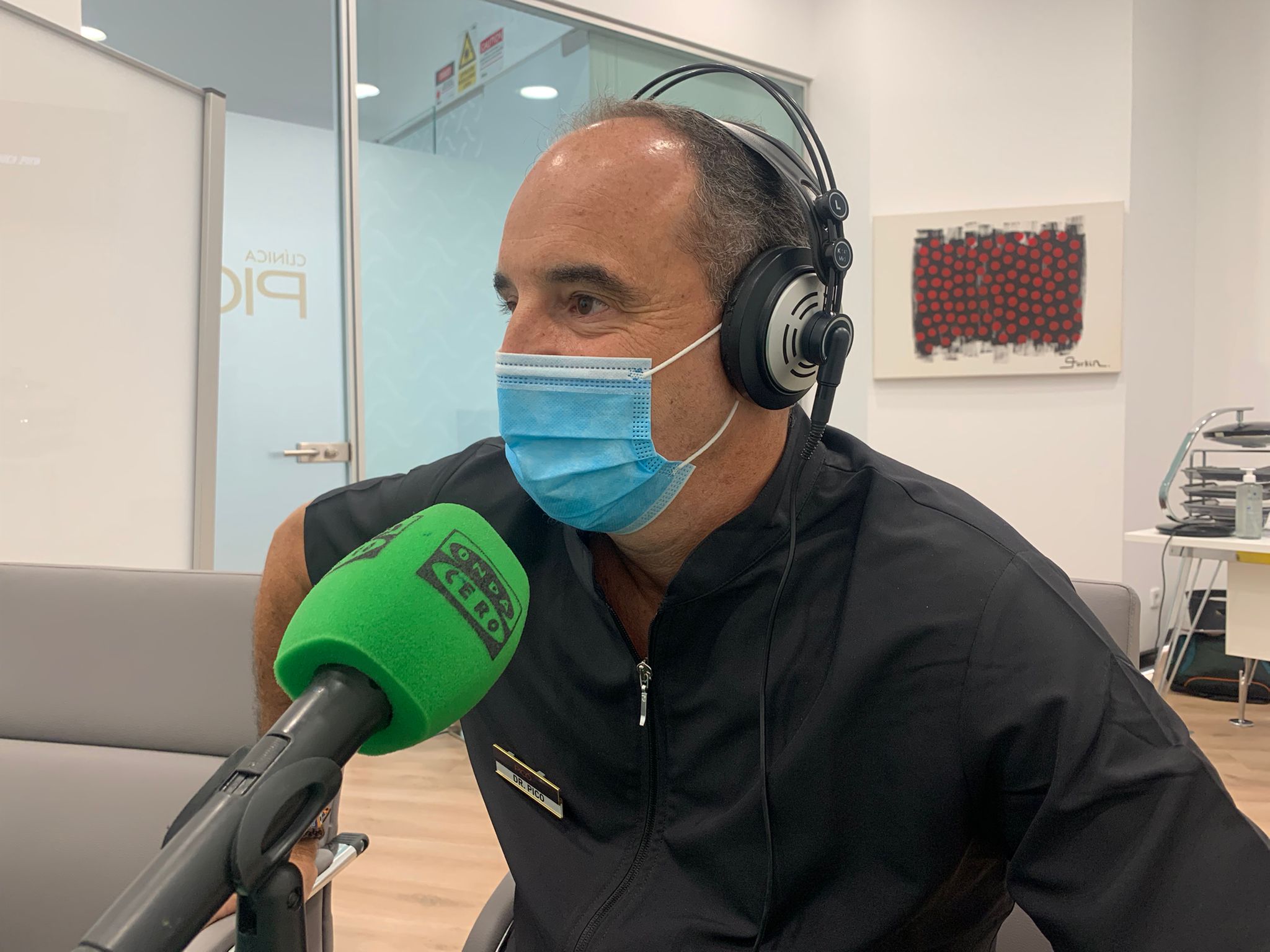 "La confianza del paciente es clave. Lo importante es que sepa lo que vamos a hacer" "La confianza del paciente es clave. Lo importante es que sepa lo que vamos a hacer"