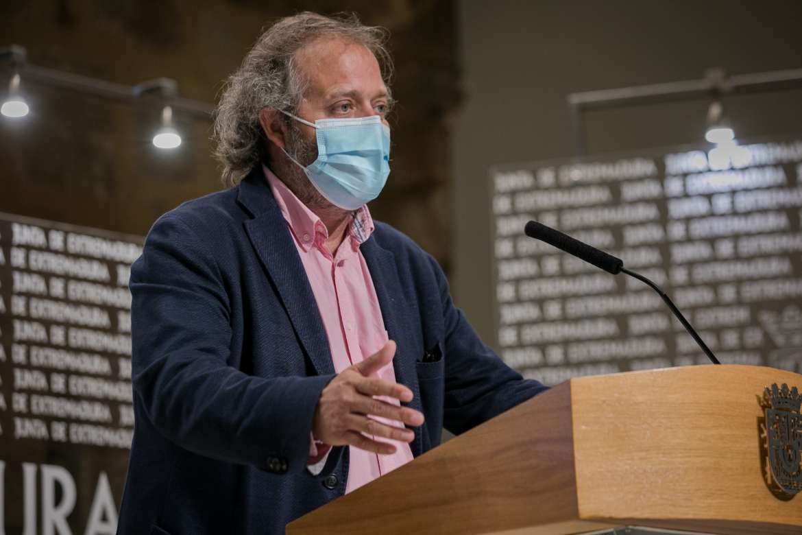 La Junta modifica el decreto de ayudas del Gobierno para llegar al máximo número de autónomos y empresas dotado globalmente con 106,5 millones de euros La Junta modifica el decreto de ayudas del Gobierno para llegar al máximo número de autónomos y empresas dotado globalmente con 106,5 millones de euros