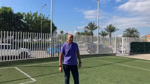 Deportes repara el vallado perimetral del Centro Deportivo Municipal Orihuela Costa valla