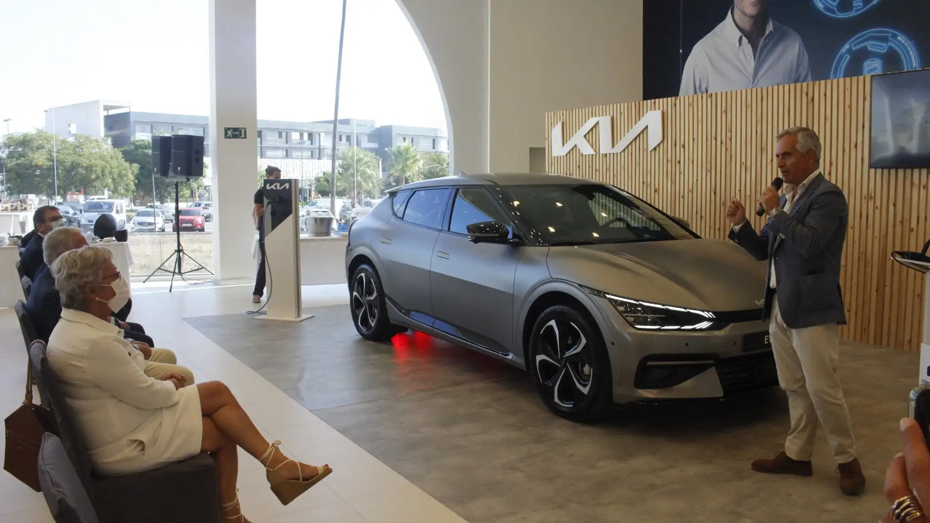 RUEDATUR presenta el nuevo modelo KIA EV6 100% eléctrico