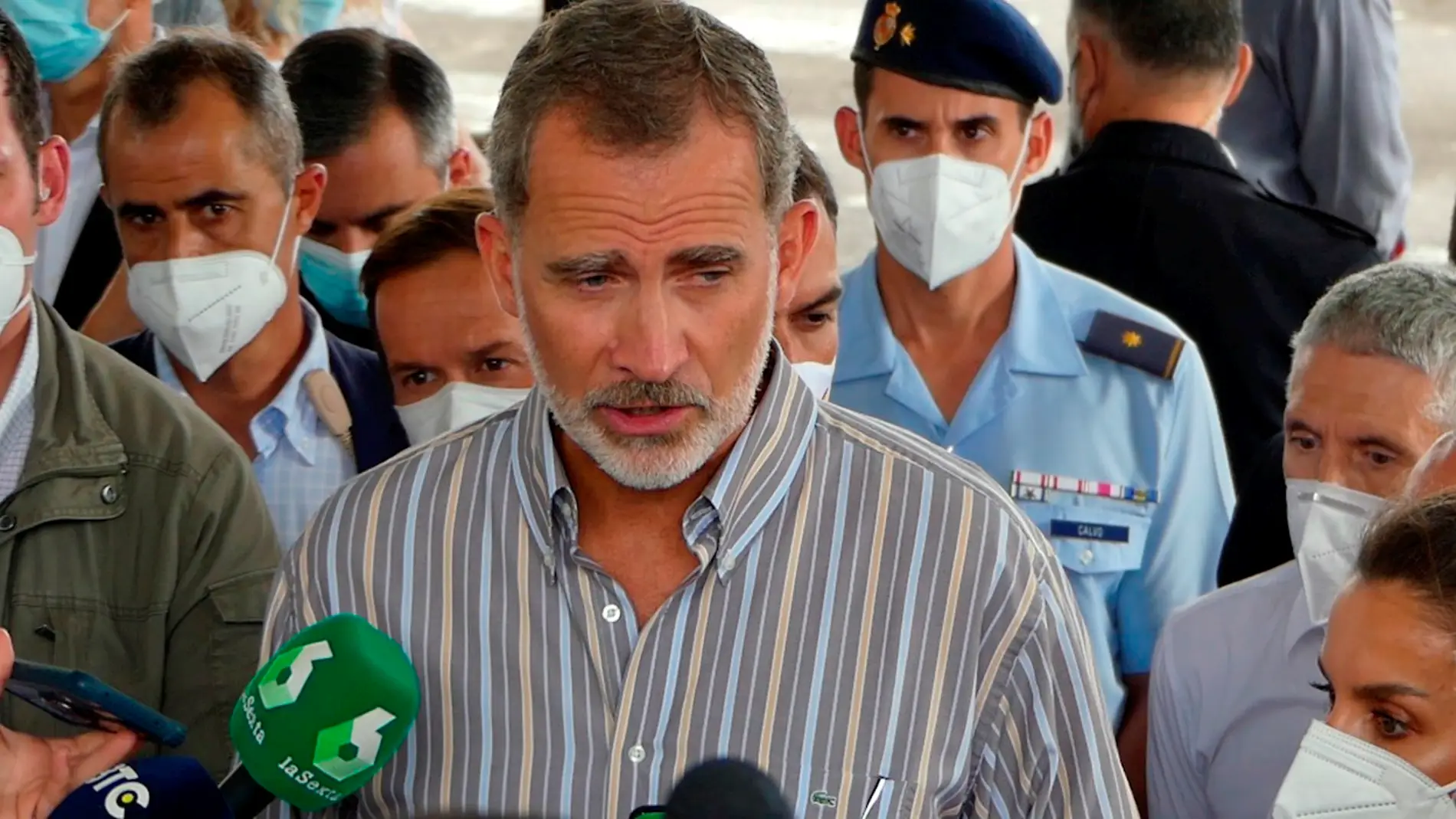  El Rey Felipe realiza declaraciones a los medios durante su visita a La Palma