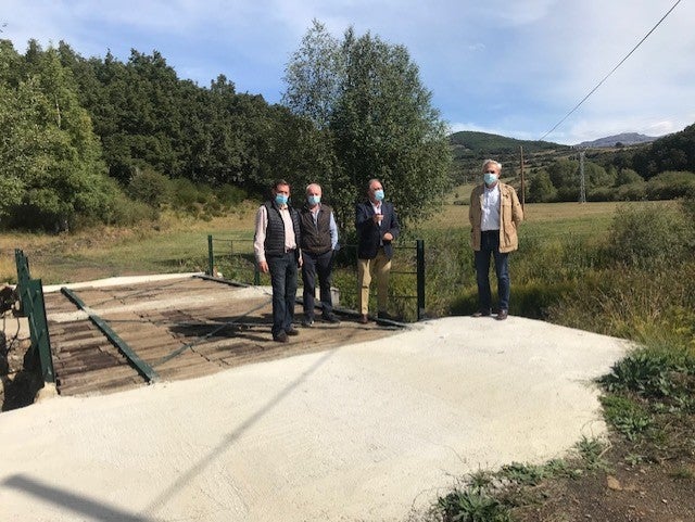 La Junta financia con 47.600 euros las obras de mejora de caminos rurales en La Pernía La Junta financia con 47.600 euros las obras de mejora de caminos rurales en La Pernía