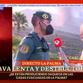 Susanna Griso entrevistando a un Guardia Civil en La Palma