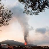 El volcán de La Palma en erupción