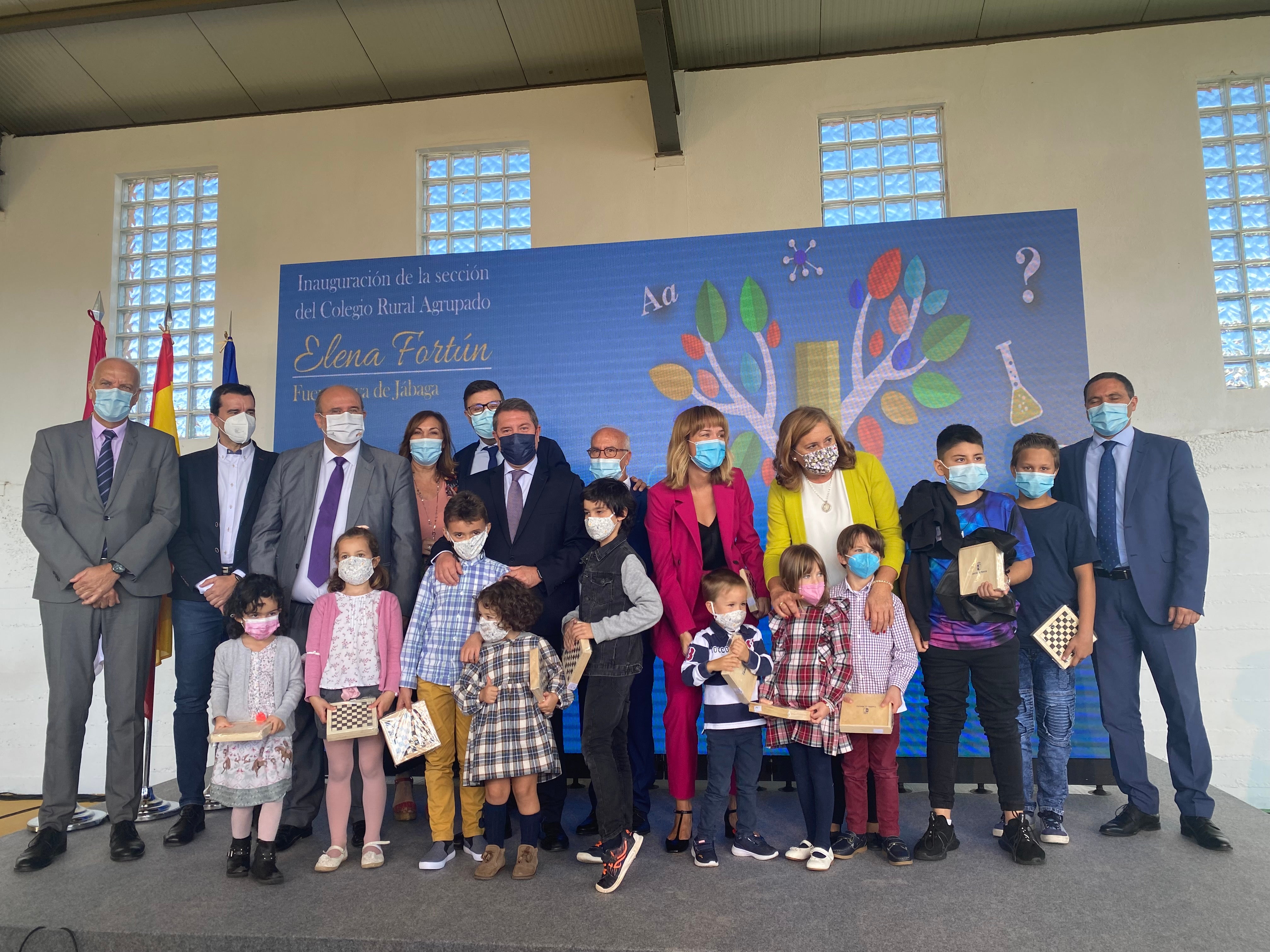Jábaga (Cuenca) reabre su colegio 49 años después con diez niños Jábaga (Cuenca) reabre su colegio 49 años después con diez niños