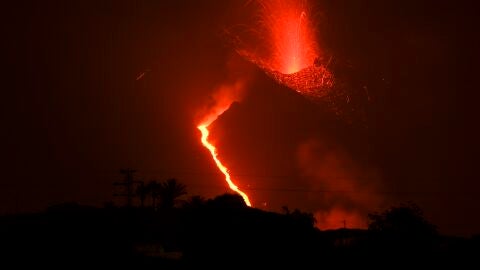 Los r&iacute;os de lava siguen en activo