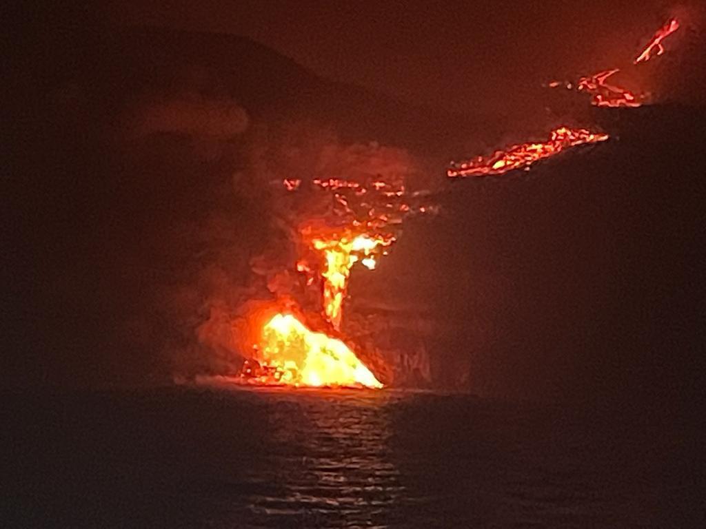 Así ha sido la llegada de la lava del volcán de La Palma al mar Así ha sido la llegada de la lava del volcán de La Palma al mar