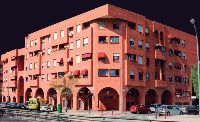 El Ayuntamiento de Alicante rehabilita la fachada de cuatro edificios públicos en el barrio de San Blas El Ayuntamiento de Alicante rehabilita la fachada de cuatro edificios públicos en el barrio de San Blas