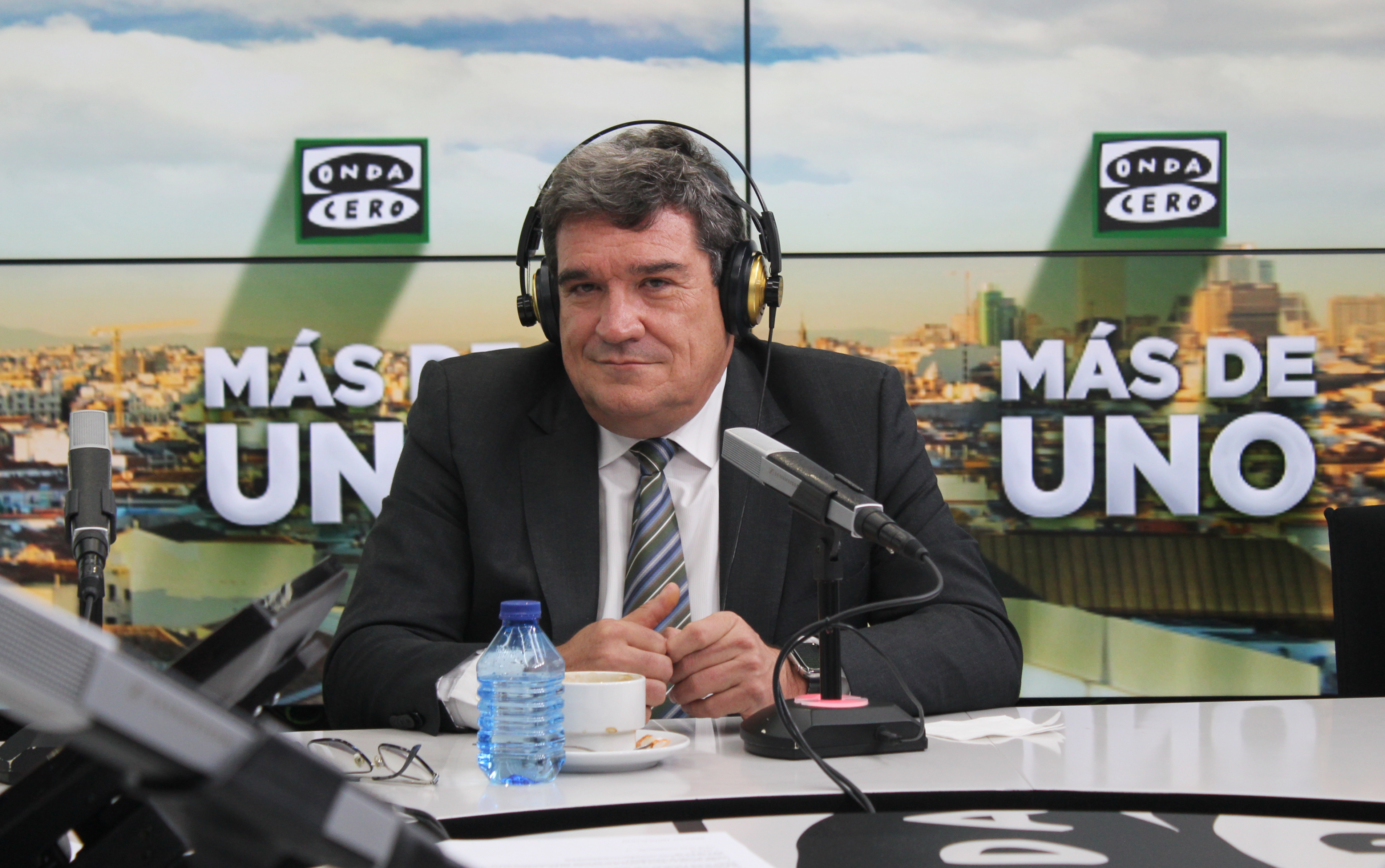 Carlos Alsina entrevista este martes a José Luis Escrivá en 'Más de uno' Carlos Alsina entrevista este martes a José Luis Escrivá en 'Más de uno'