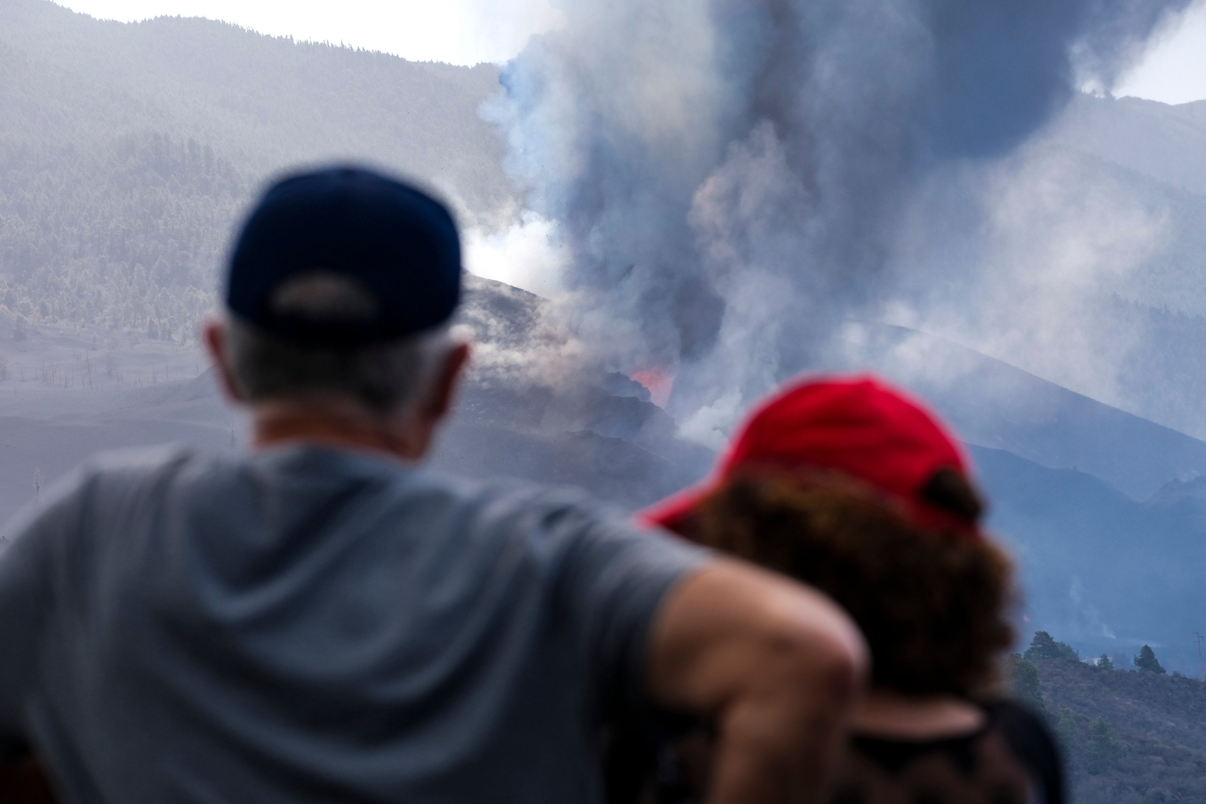 ¿Qué síntomas provoca la inhalación de aire de la nube tóxica del volcán de La Palma? ¿Qué síntomas provoca la inhalación de aire de la nube tóxica del volcán de La Palma?