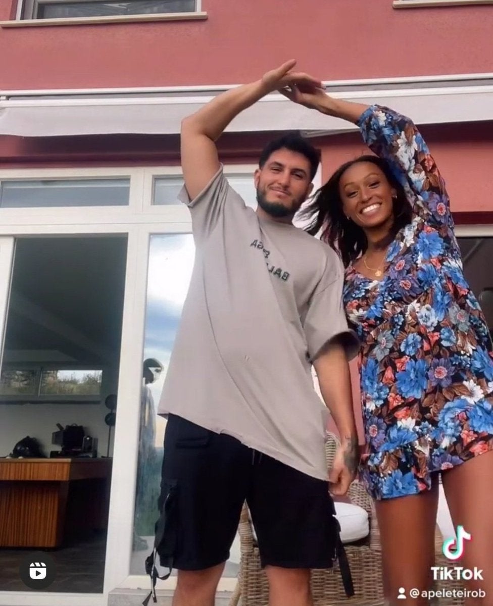 El baile viral de Ana Peleteiro y Omar Montes que desconcierta a todos: "Confirmamos lo nuestro" El baile viral de Ana Peleteiro y Omar Montes que desconcierta a todos: "Confirmamos lo nuestro"