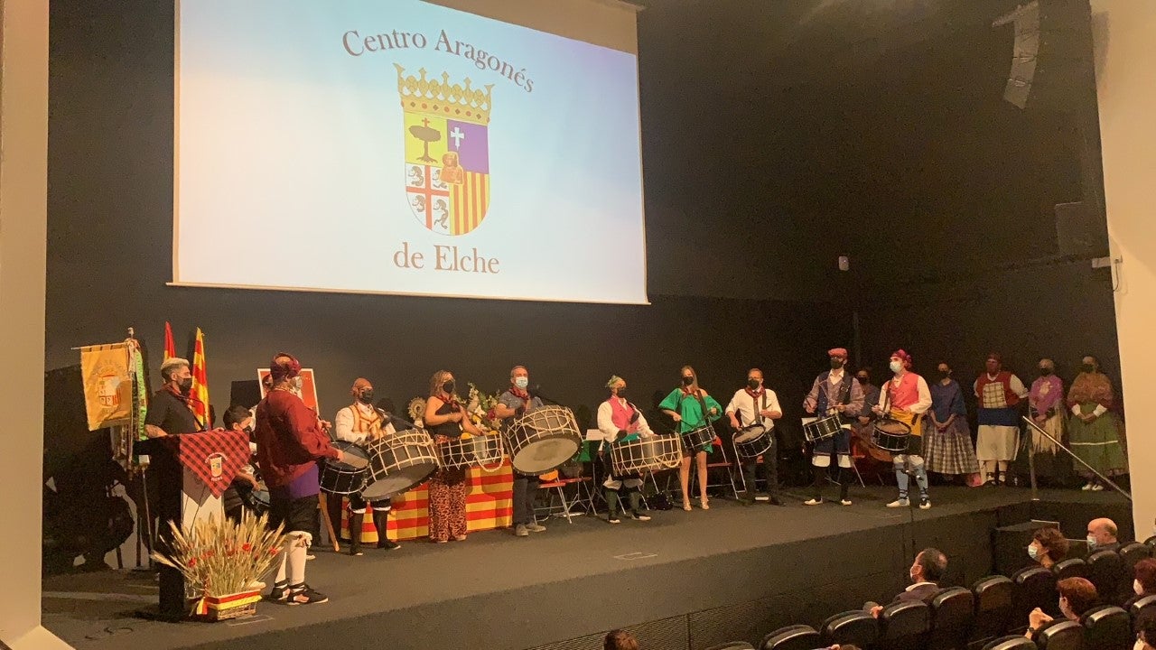 El Centro Aragonés de Elche recupera las fiestas en honor a la Virgen del Pilar tras dos años de parón por la covid-19 El Centro Aragonés de Elche recupera las fiestas en honor a la Virgen del Pilar tras dos años de parón por la covid-19